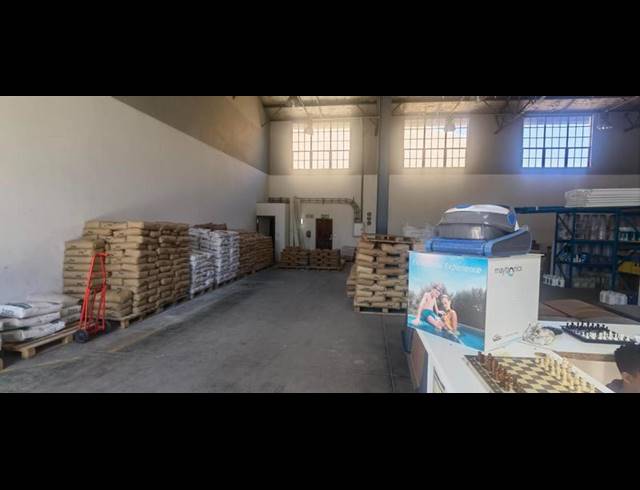 INDUSTRIAL PROPERTY TO RENT IN MONTANA PARK